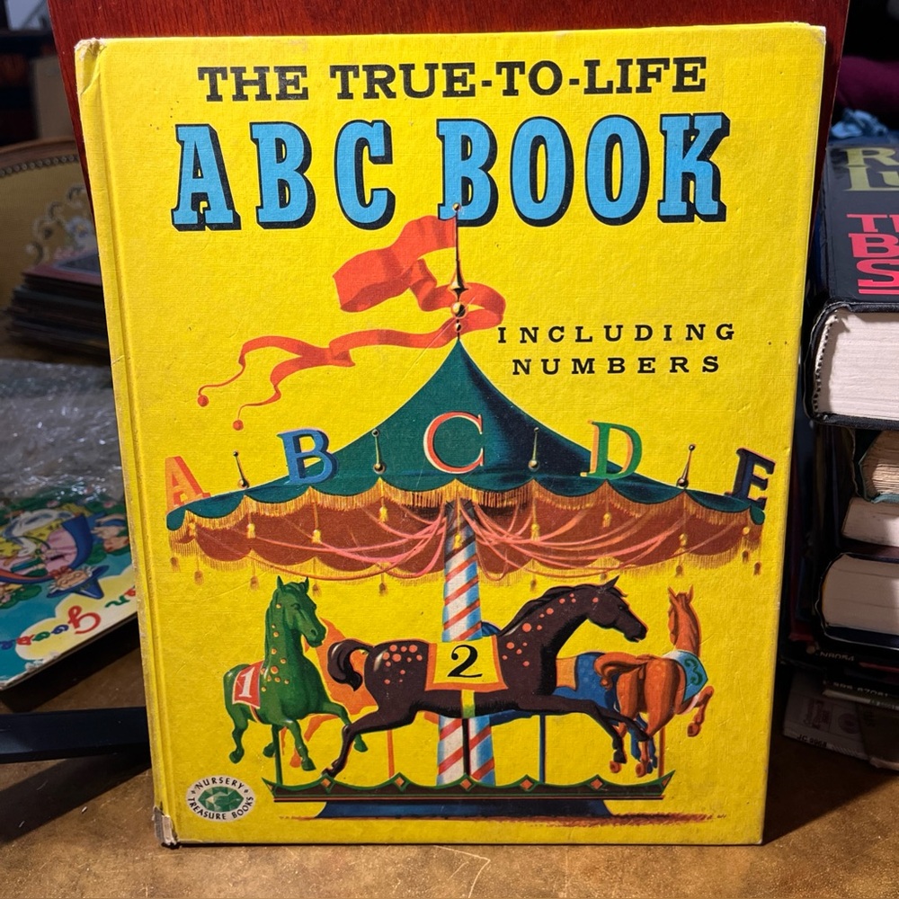 The True-to-Life ABC Book with Carousel Cover